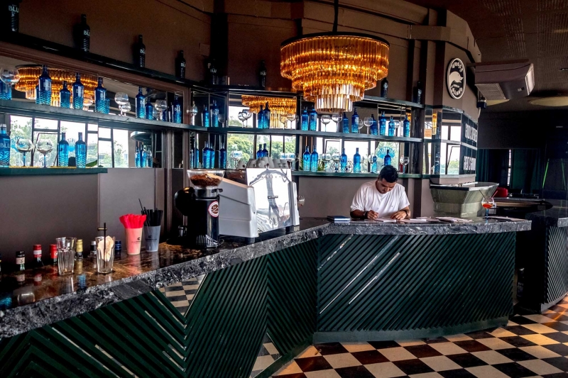 ”Horse del Complejo Carreras”, el nuevo bar restaurante que suma servicios en la tribuna Socios